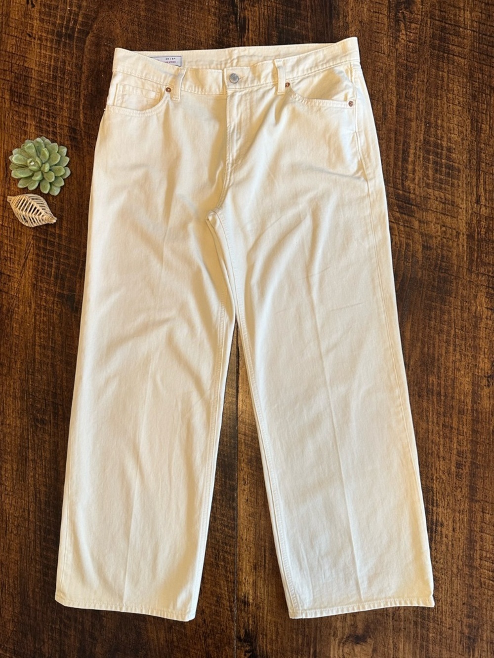 GAP | Low Stride Wide Leg Jeans in Cream, 29 Short